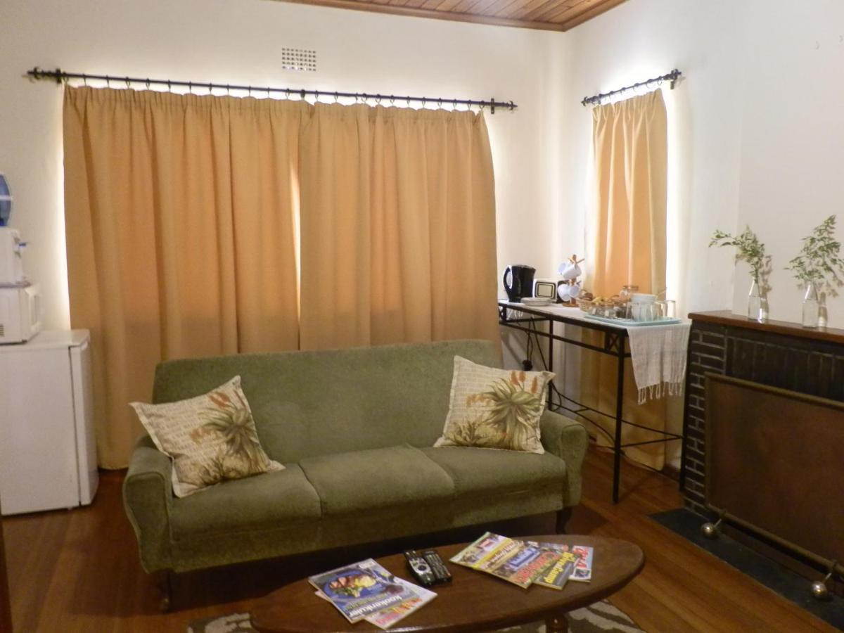 10 On Fairview B&B Парл Екстериор снимка