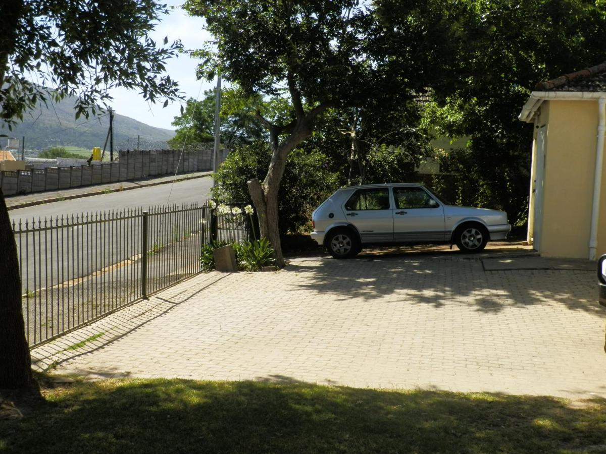 10 On Fairview B&B Парл Екстериор снимка