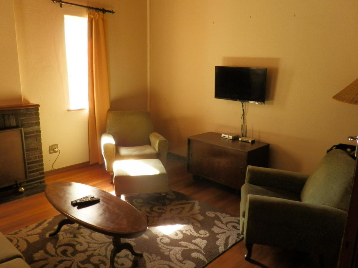 10 On Fairview B&B Парл Екстериор снимка